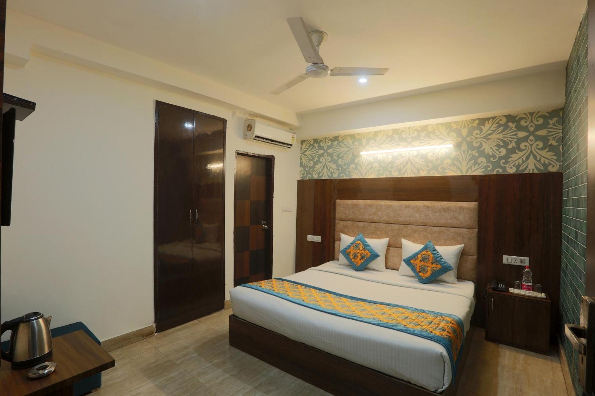 Hotel Skywood At Airport Neu-Delhi Exterior foto