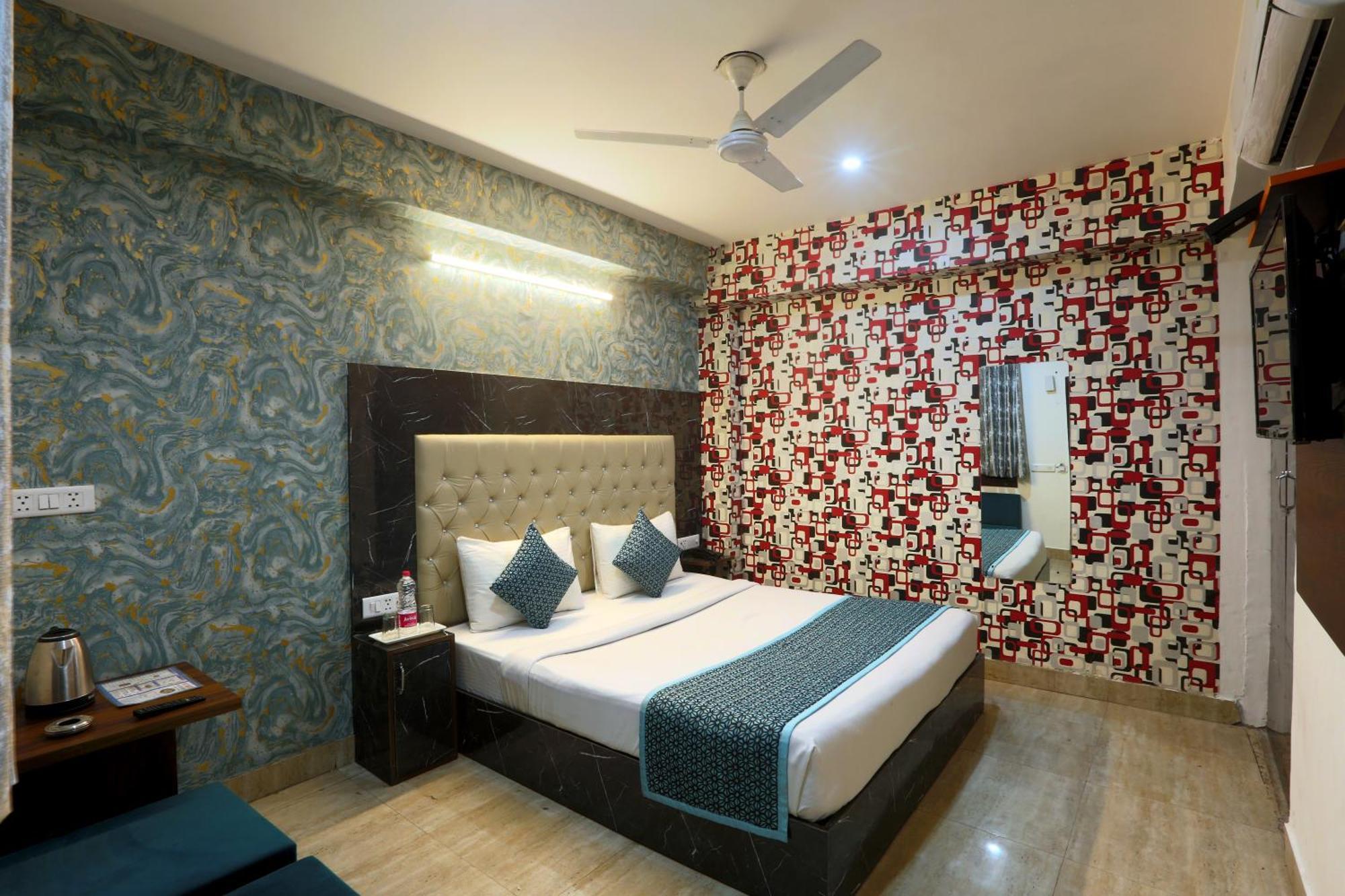 Hotel Skywood At Airport Neu-Delhi Exterior foto