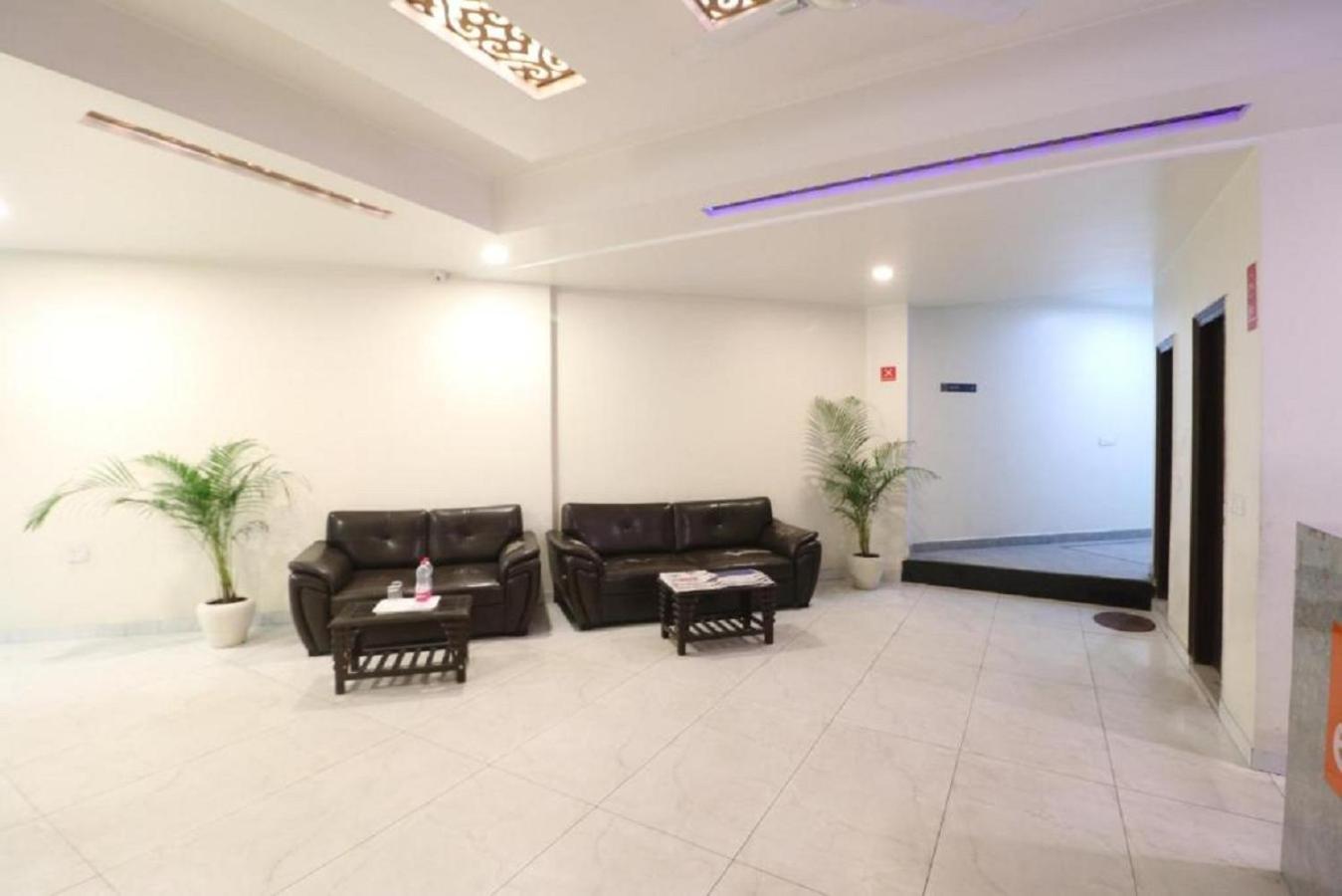 Hotel Skywood At Airport Neu-Delhi Exterior foto